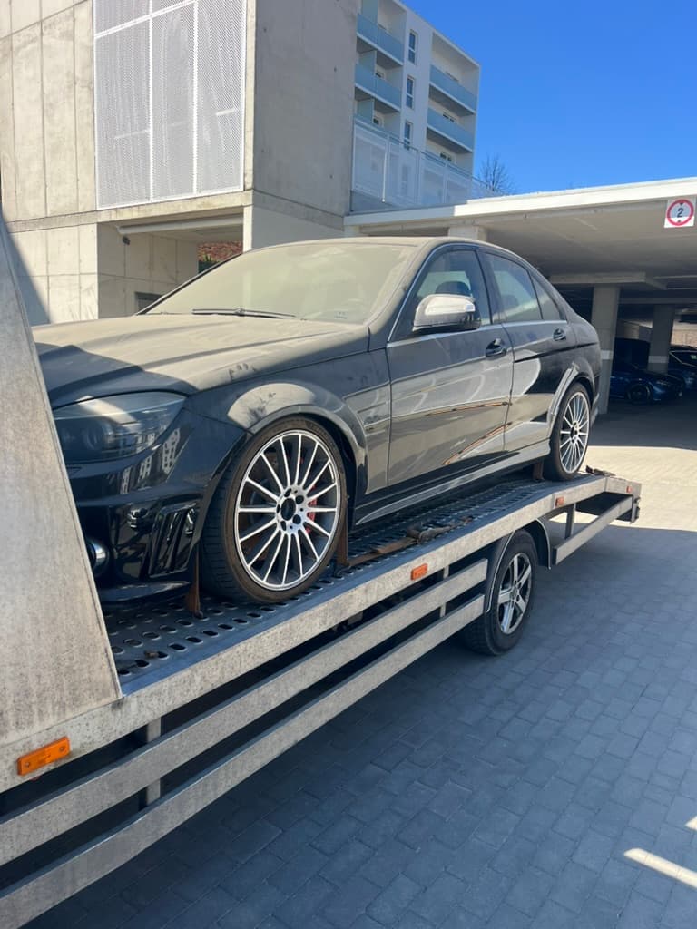 Transport auta premium na lawecie HELP-CAR
